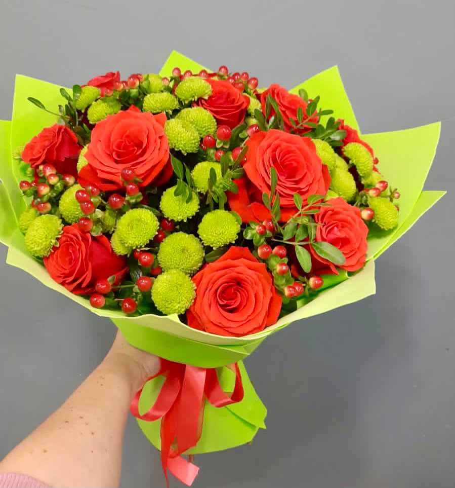 Букет цветов из: Хризантемы и Розы в Кузнецке