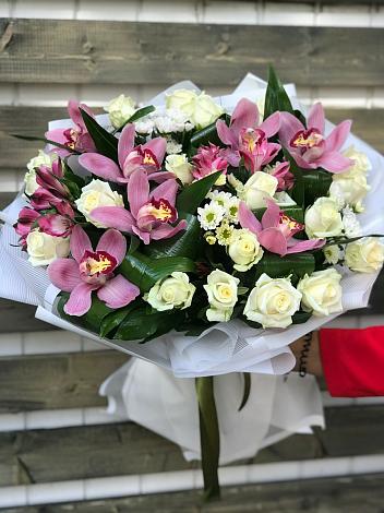 Букет цветов из: Розы и Хризантемы в Кузнецке