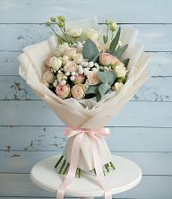 Букет цветов из:  Розы и Лизиантусы в Кузнецке