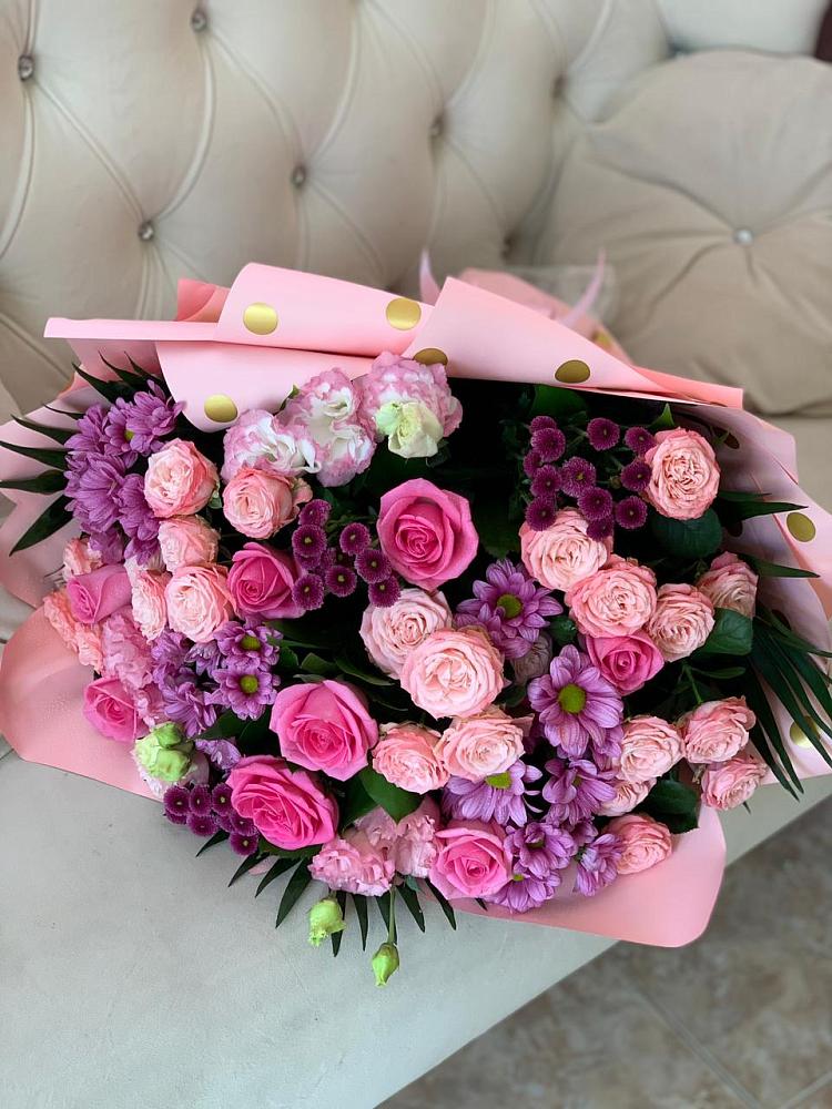 Букет цветов из: Хризантемы, Розы и Лизиантусы в Кузнецке