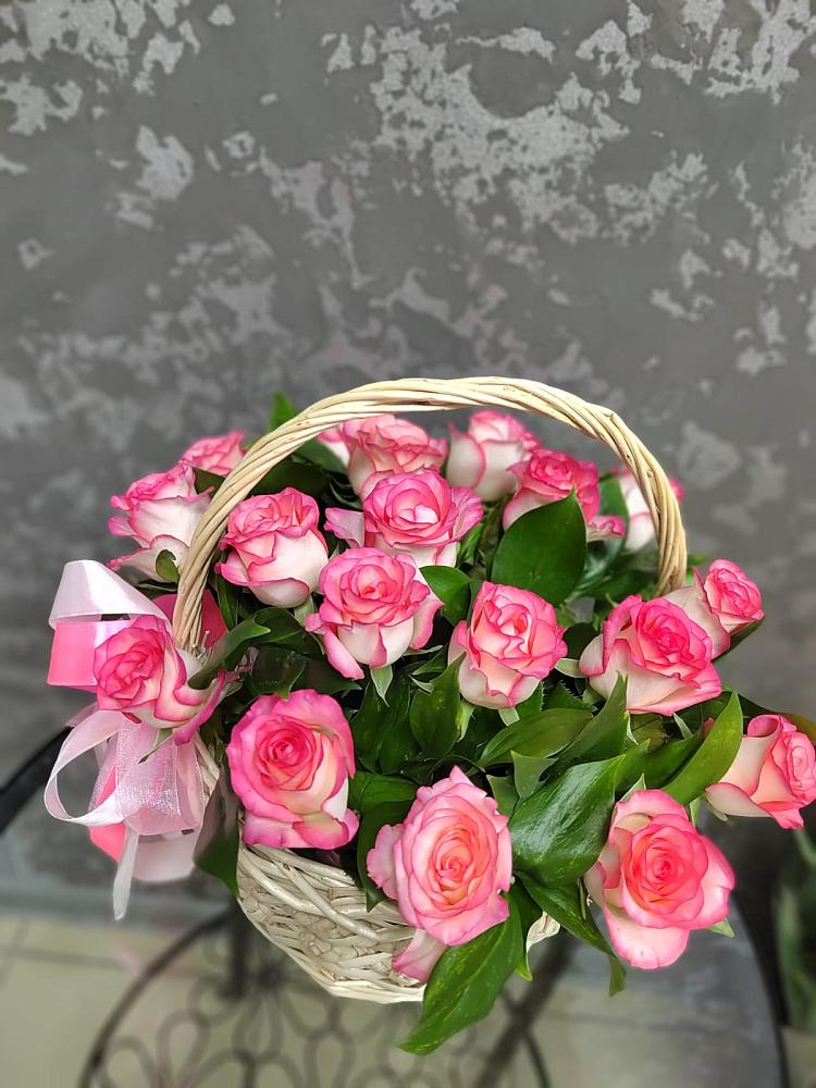 Цветочная композиция из Розы в корзине в Кузнецке