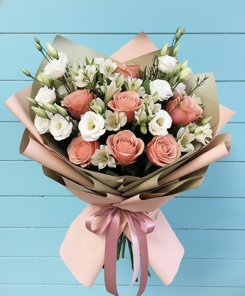 Букет цветов из: Розы, Альстромерии и Лизиантусы в Кузнецке