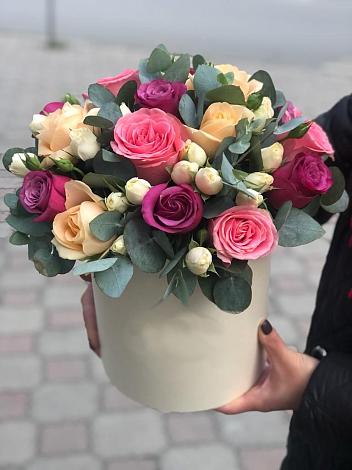 Цветочная композиция из Розы в шляпной коробке в Кузнецке