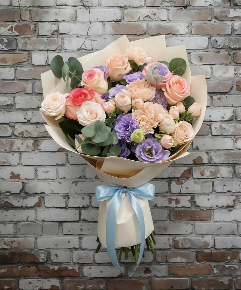 Букет цветов из: Розы, Лизиантусы и Гвоздики в Кузнецке