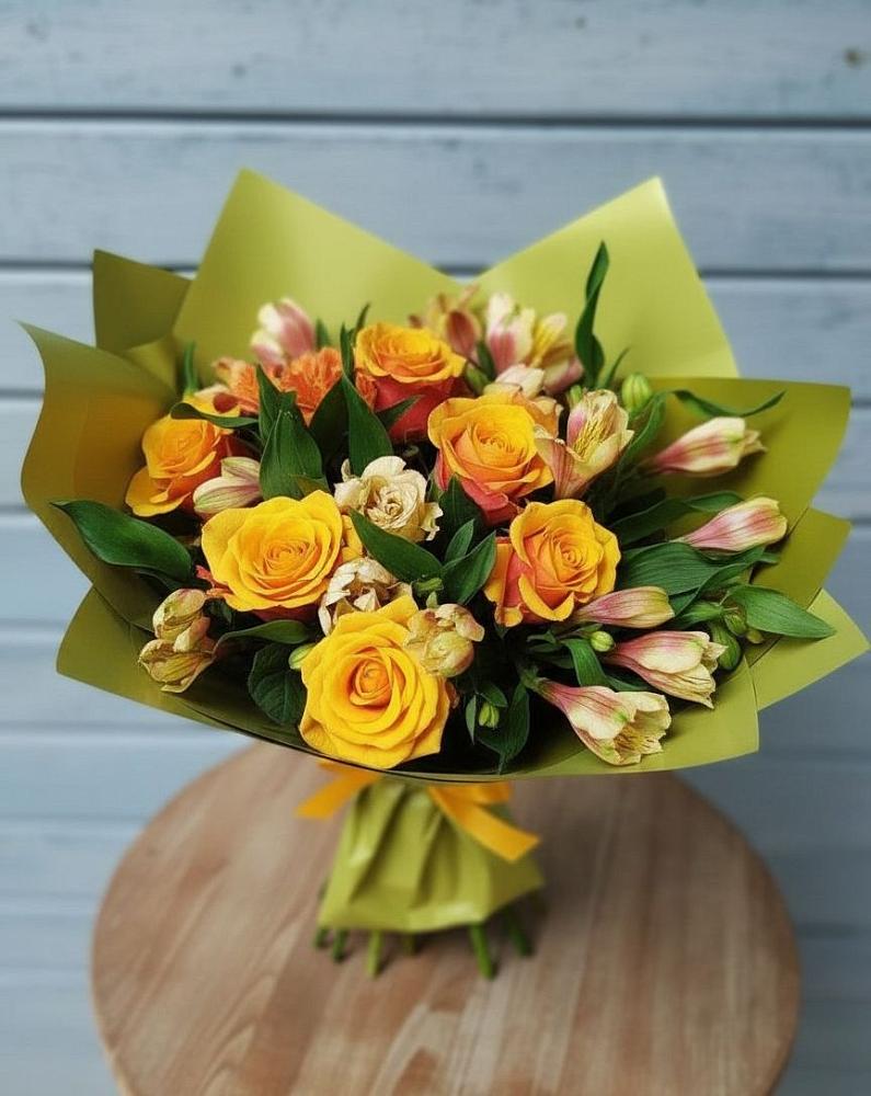 Букет цветов из: Альстромерии и Розы в Кузнецке