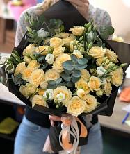 Букет цветов из:  Розы и Лизиантусы в Кузнецке