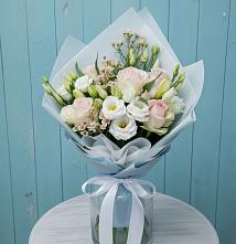 Букет цветов из:  Розы и Лизиантусы в Кузнецке