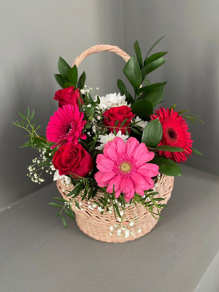 Цветочная композиция из Розы, Хризантемы и Герберы в корзине в Кузнецке