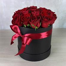 Цветочная композиция из Розы в шляпной коробке в Кузнецке