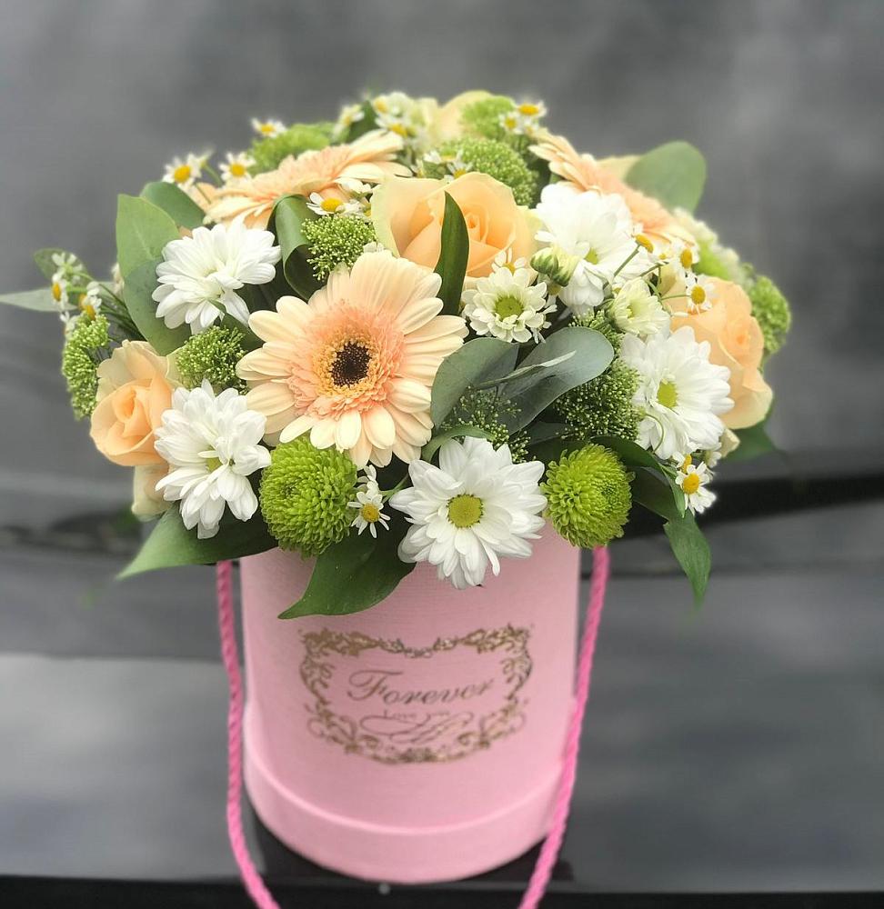 Цветочная композиция из Розы, Герберы и Хризантемы в шляпной коробке в Кузнецке