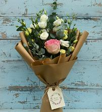 Букет цветов из:  Розы и Лизиантусы в Кузнецке