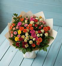 Букет Микс из разноцветных кустовых роз в Кузнецке
