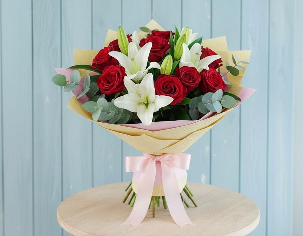 Букет цветов из: Лилии и Розы в Кузнецке